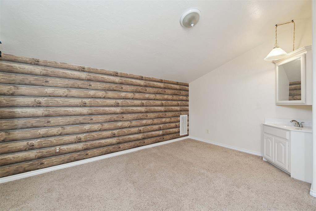 2909 N Santa Fe Avenue Property Photo 33