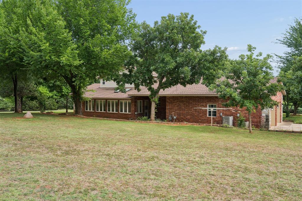 2909 N Santa Fe Avenue Property Photo 37