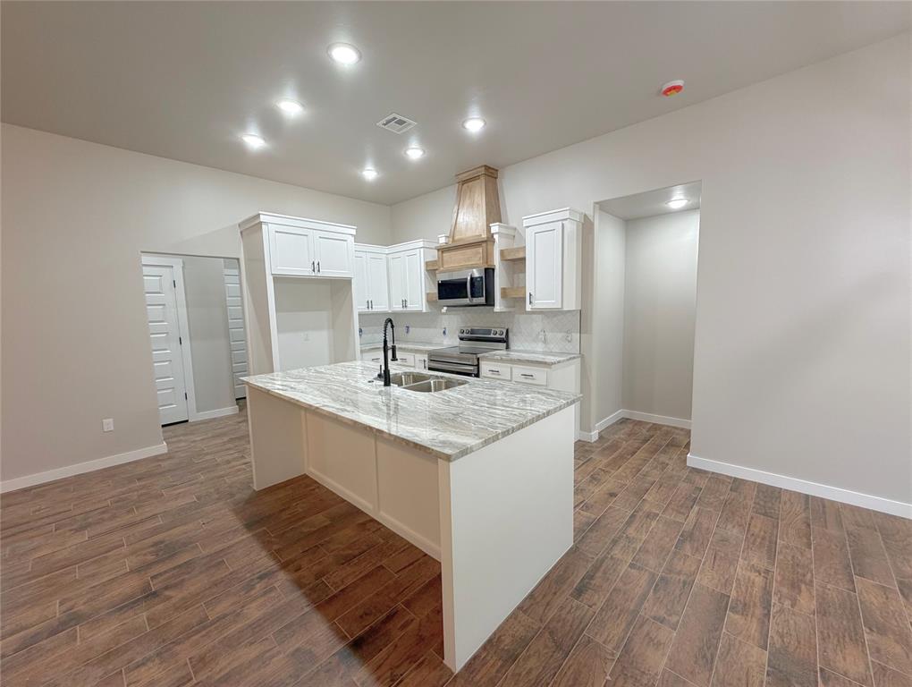 2201 Winter Ridge Road Property Photo 4