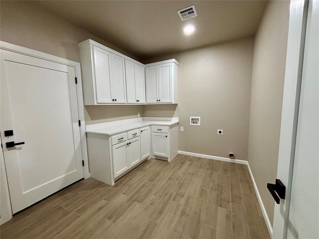 213 Shavano Street Property Photo 7