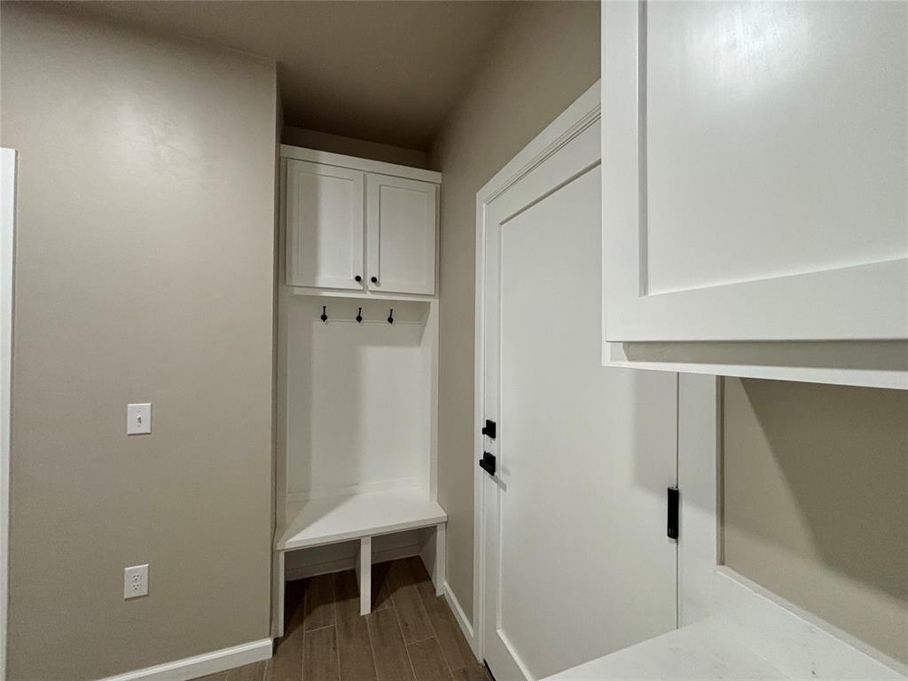 213 Shavano Street Property Photo 8