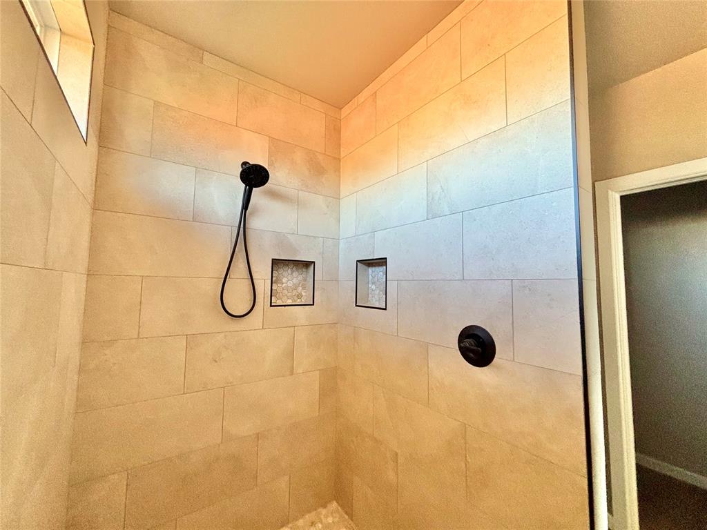 213 Shavano Street Property Photo 10