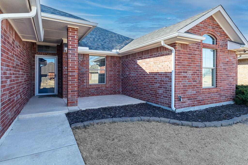 808 Canyon Drive Property Photo 3