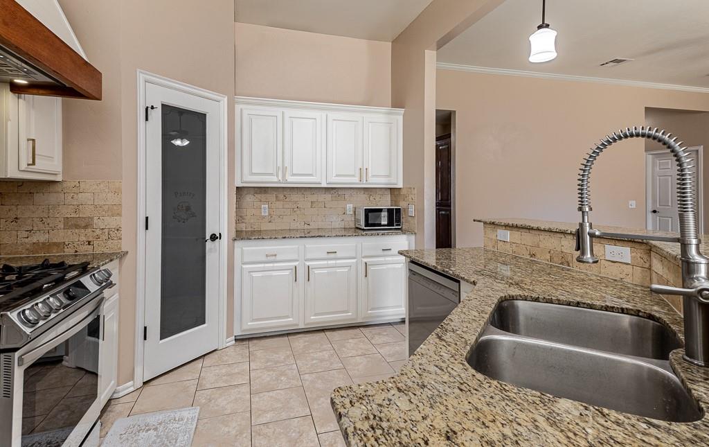 808 Canyon Drive Property Photo 17