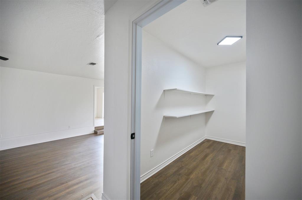 1210255 Property Photo 29