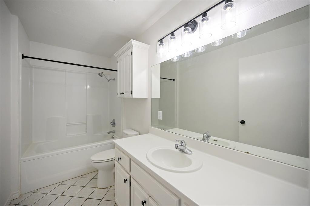 1210255 Property Photo 38