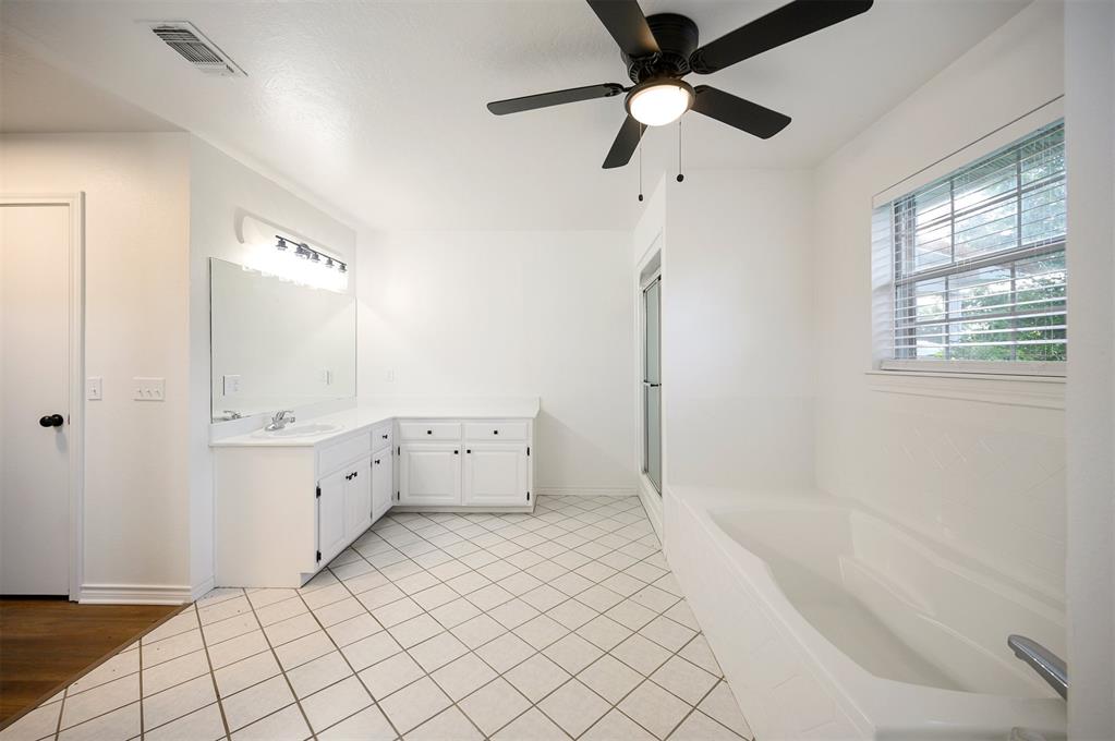 1210255 Property Photo 44