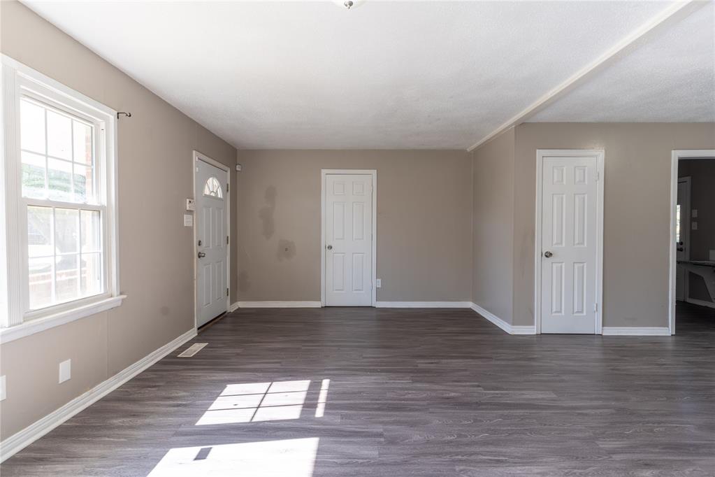 3129 Nw 41st Street Property Photo 2