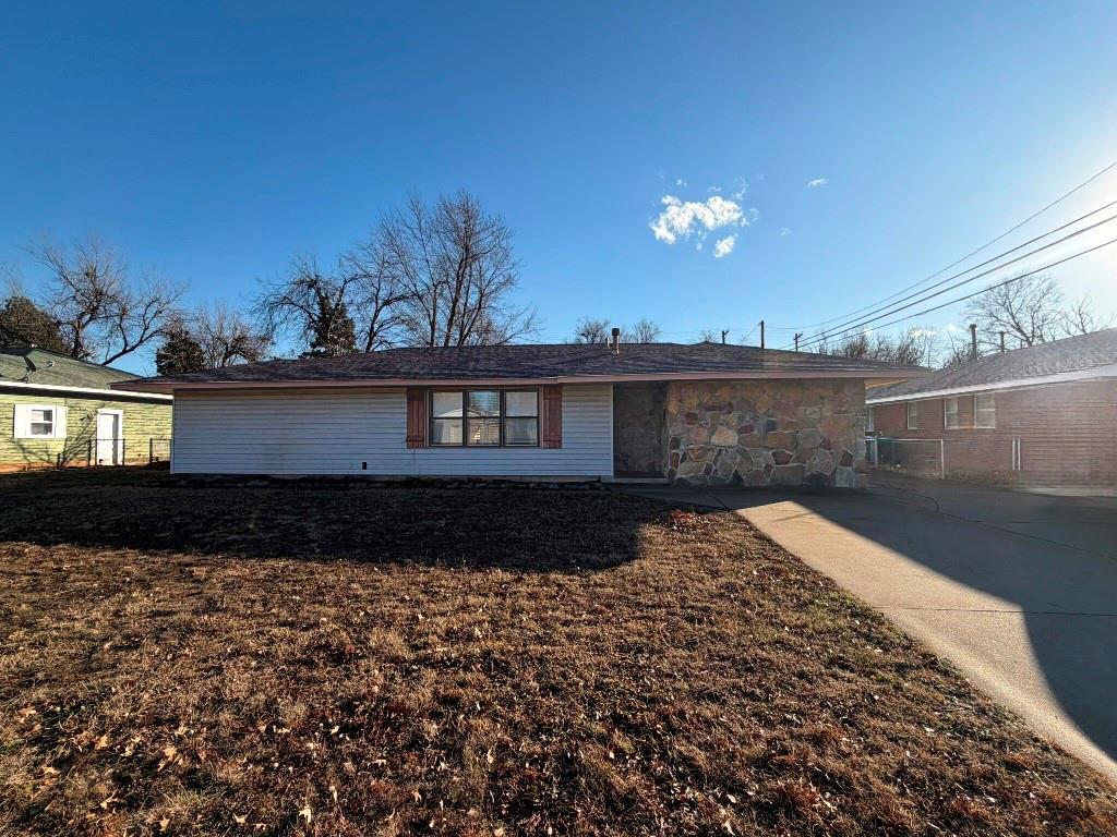 1329 W Thompson Avenue Property Photo 1
