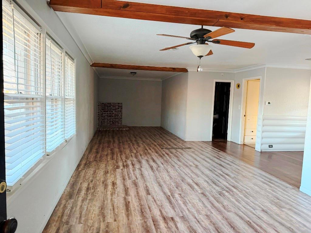 1329 W Thompson Avenue Property Photo 3