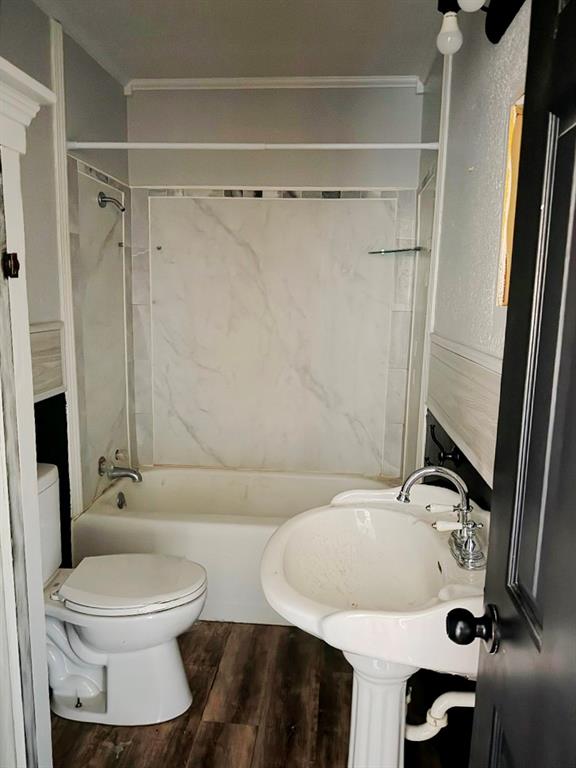 1329 W Thompson Avenue Property Photo 7