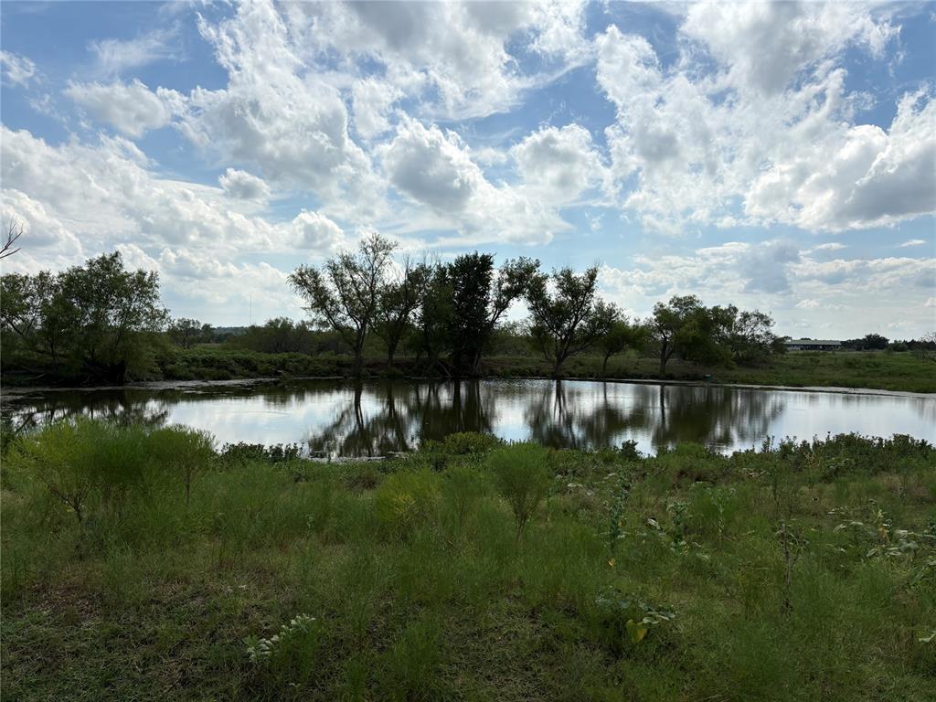 Loves Valley Road Property Photo 5