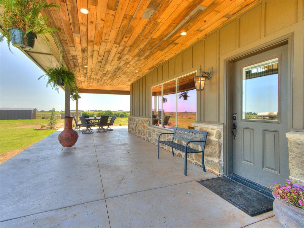 7562 Nw Lorraine Drive Property Photo 3