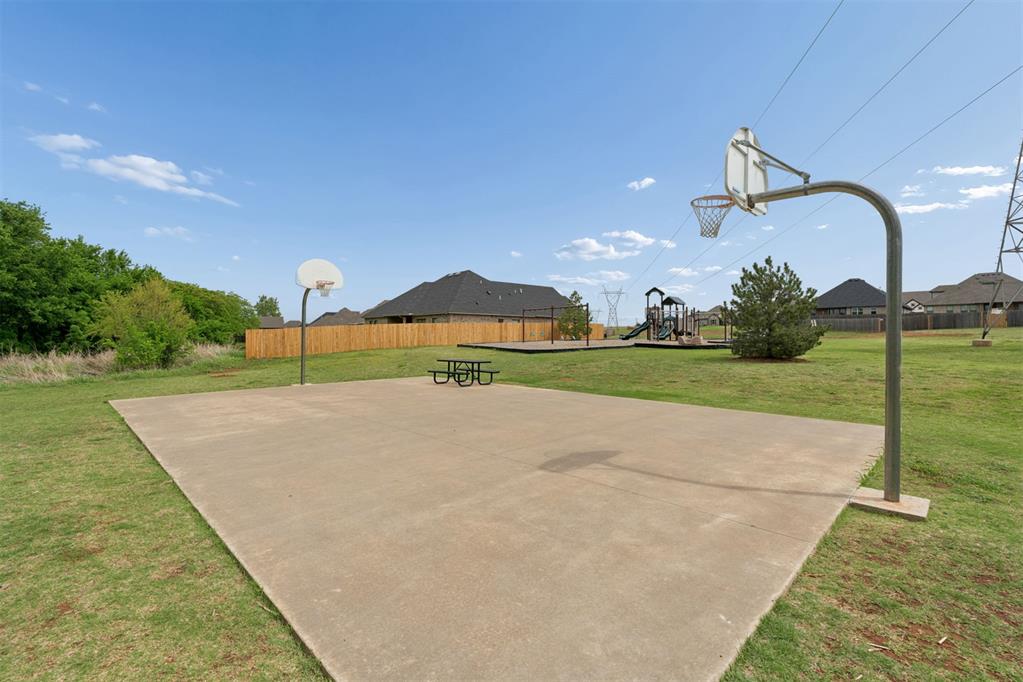9049 Nw 149th Street Property Photo 46