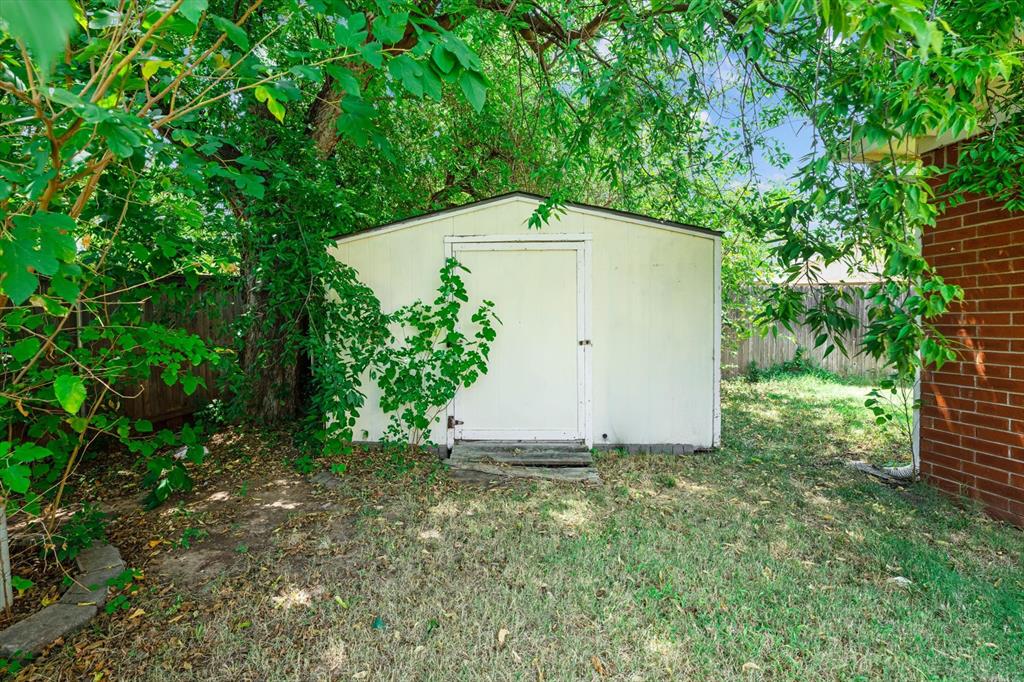 8208 Nw 114th Street Property Photo 45