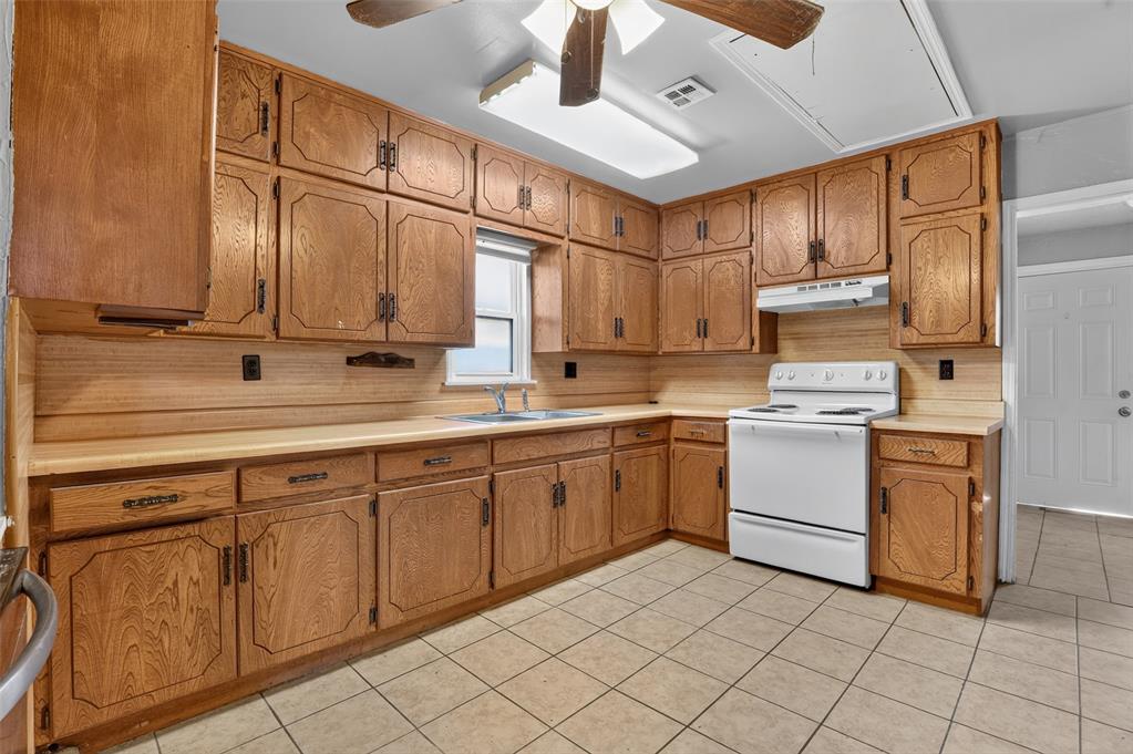 720 N Boulevard Street Property Photo 5