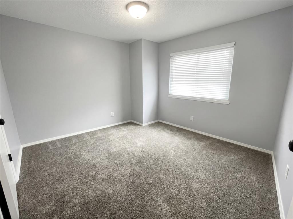 6020 Nw Expressway Property Photo 4