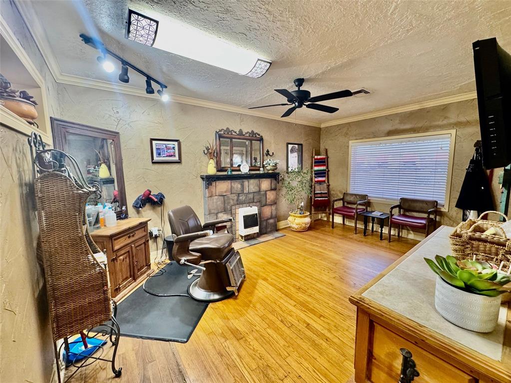 1510 W Gore Boulevard Property Photo 18