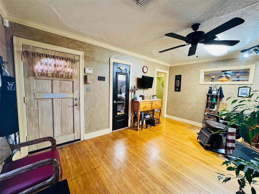 1510 W Gore Boulevard Property Photo 21
