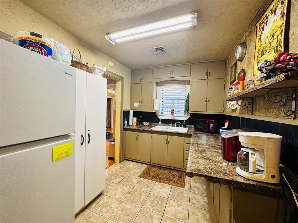 1510 W Gore Boulevard Property Photo 25