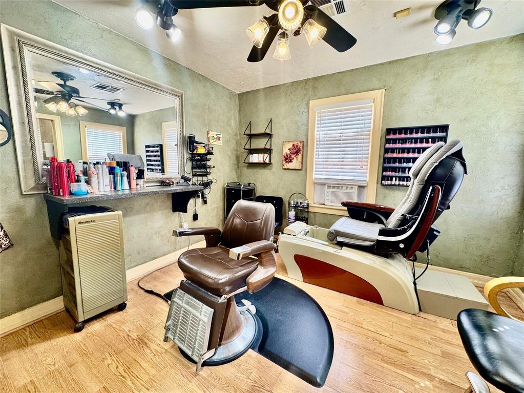 1510 W Gore Boulevard Property Photo 27