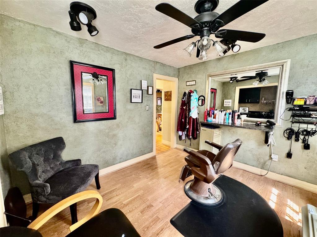 1510 W Gore Boulevard Property Photo 31