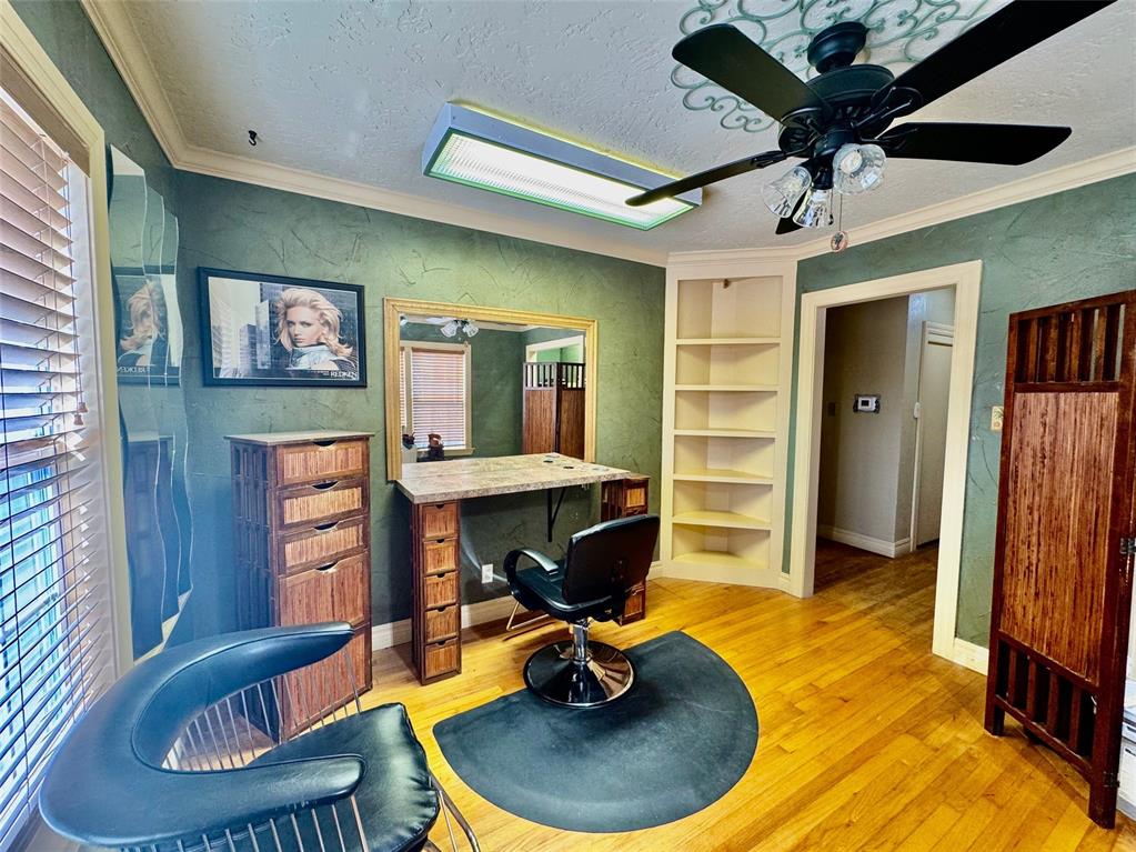 1510 W Gore Boulevard Property Photo 33