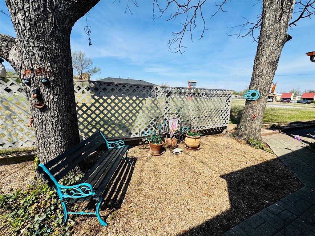 1510 W Gore Boulevard Property Photo 39