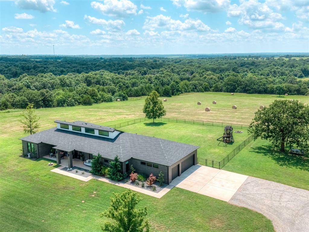 13275 N Harrah Road Property Photo 1