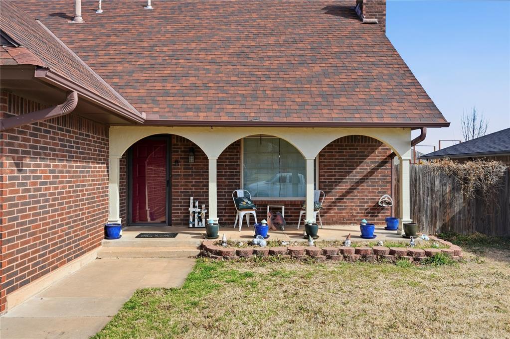 608 S Patterson Drive Property Photo 4