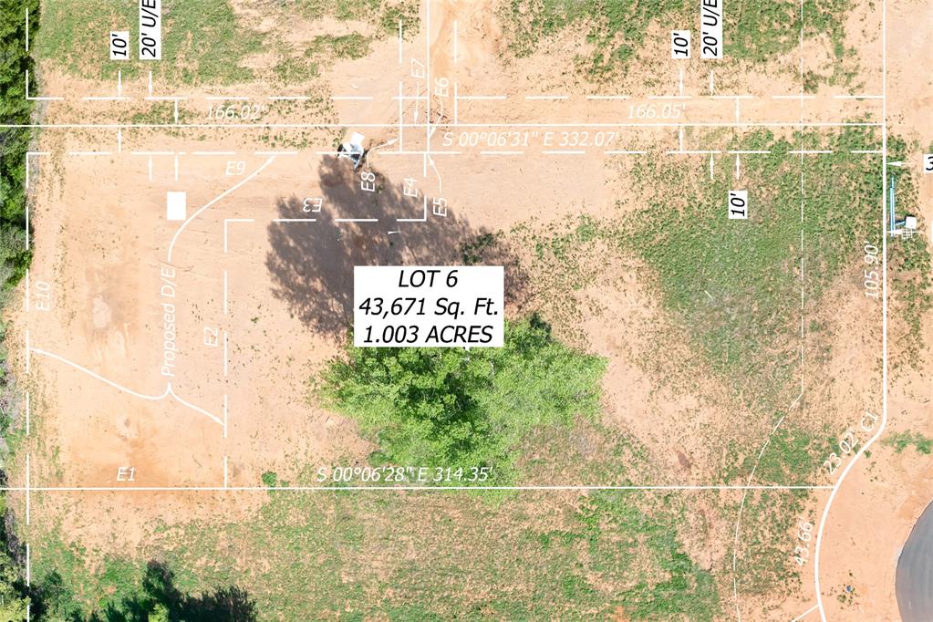 E Lily Lane Property Photo 1