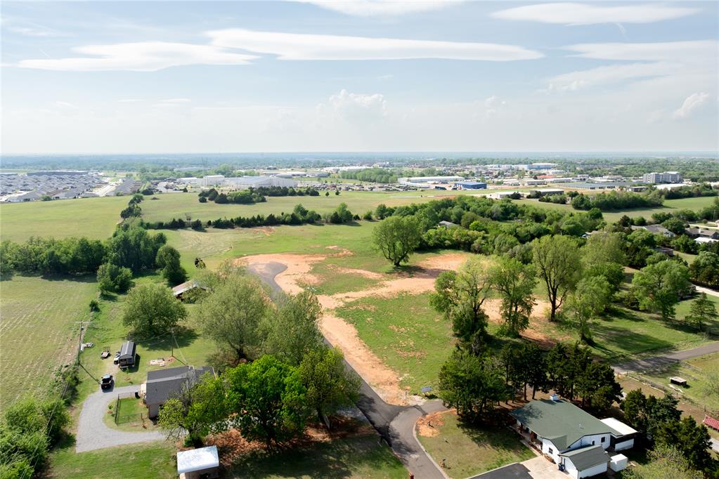 E Lily Lane Property Photo 4