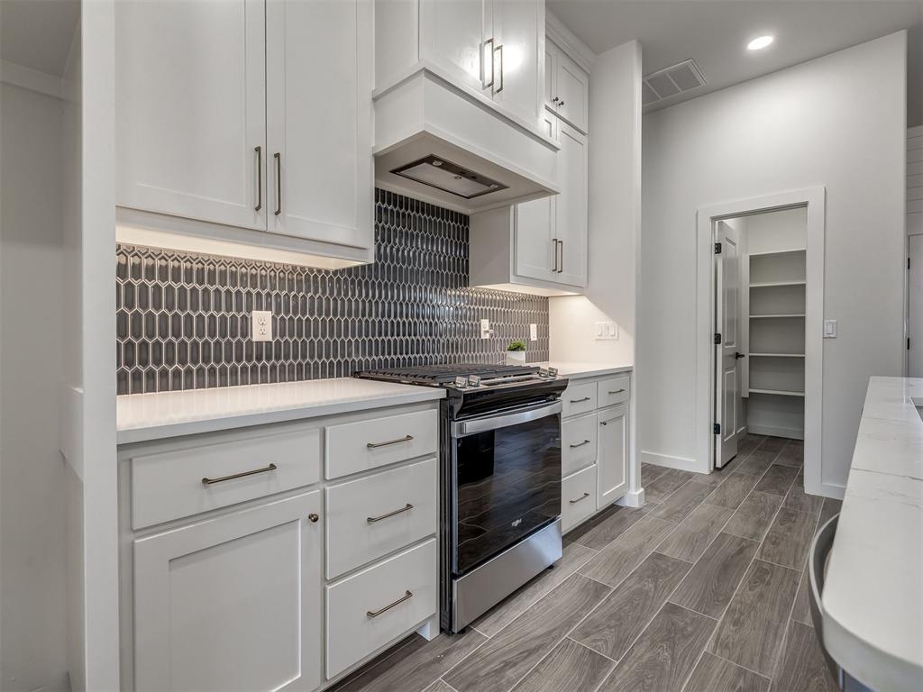 10924 Sandstone Ridge Way Property Photo 12