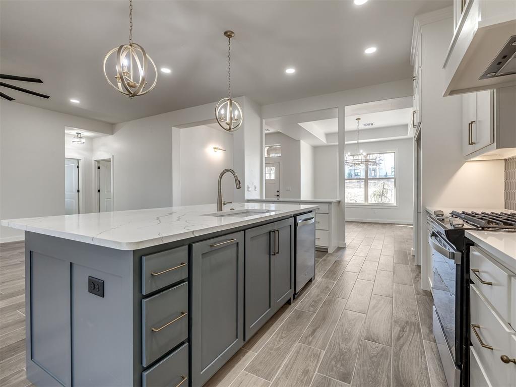 10924 Sandstone Ridge Way Property Photo 14