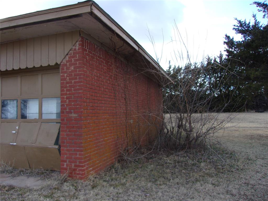 103355 S 3350 Road Property Photo 12