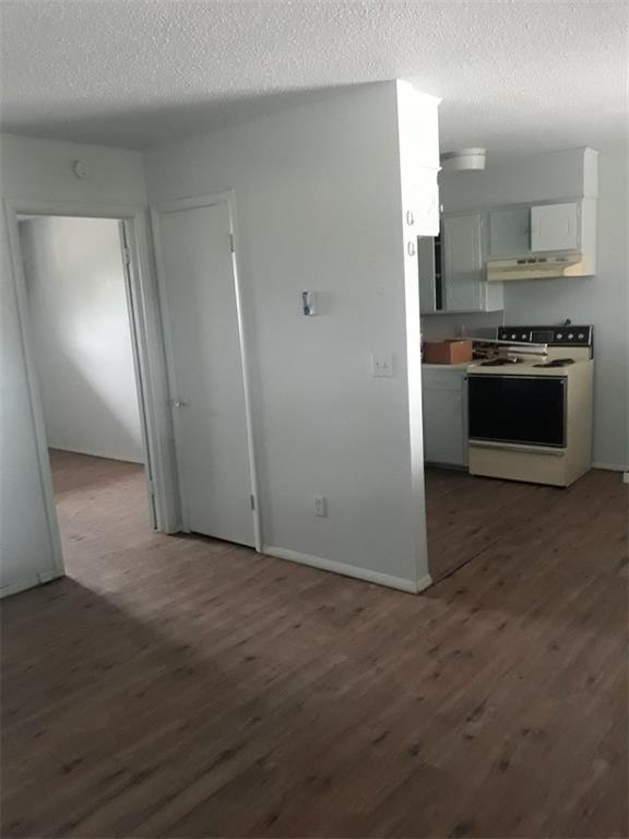 107 S Cornwell Drive 1000 Property Photo 4