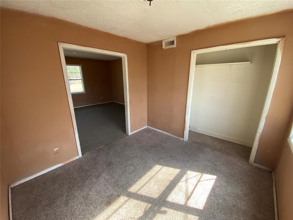 501 E Broadway Property Photo 8