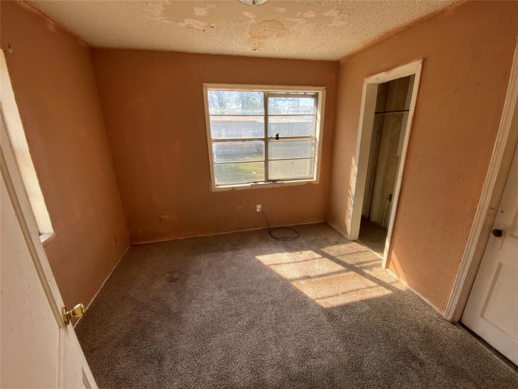 501 E Broadway Property Photo 11