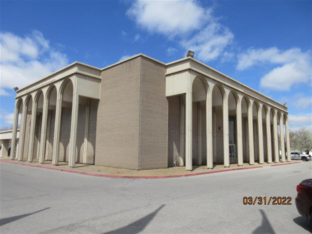2301 W Exchange Avenue Property Photo 1