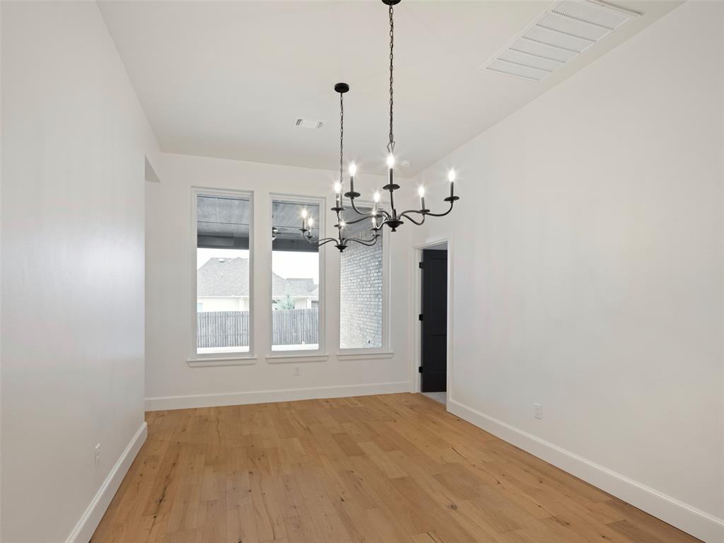 16309 Dakota Drive Property Photo 6