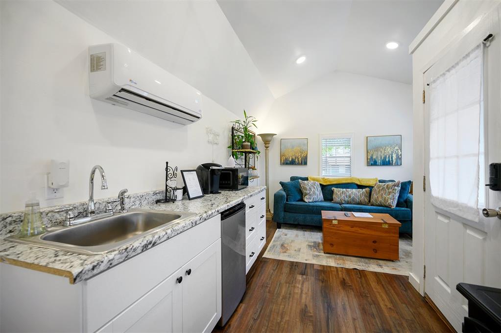 105 Raintree Road Property Photo 44