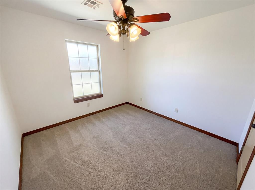 305 N Lakeside Terrace Property Photo 4