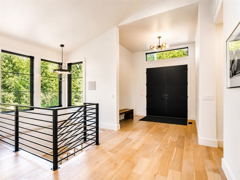 716 S Pickard Avenue Property Photo 4