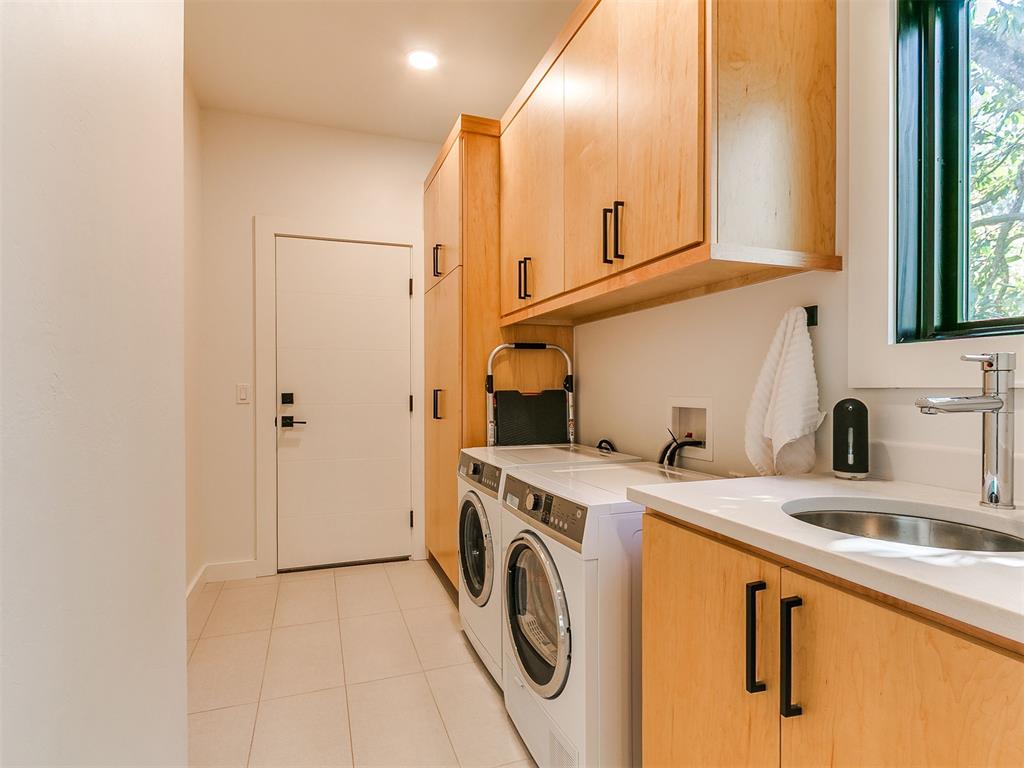 716 S Pickard Avenue Property Photo 25