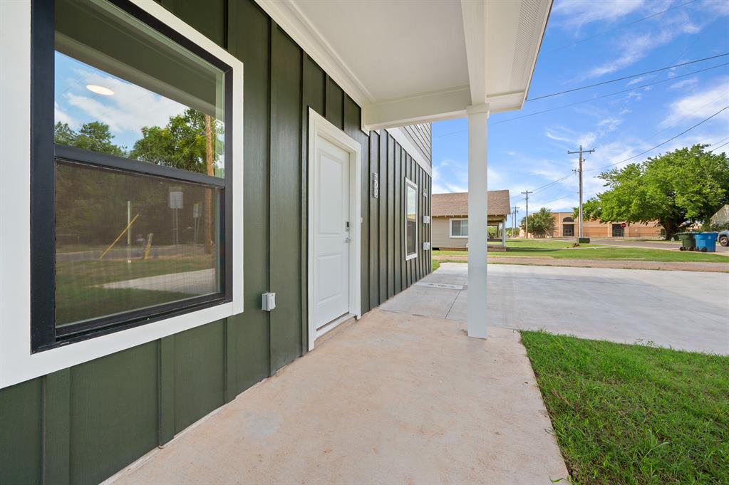 9 N State Street Property Photo 7