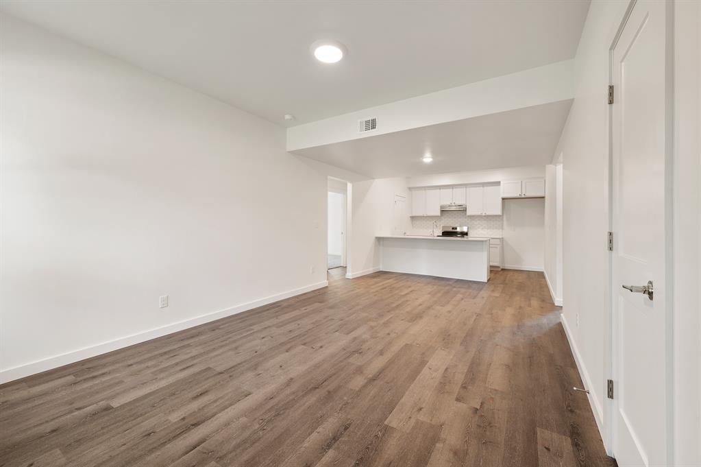 9 N State Street Property Photo 10