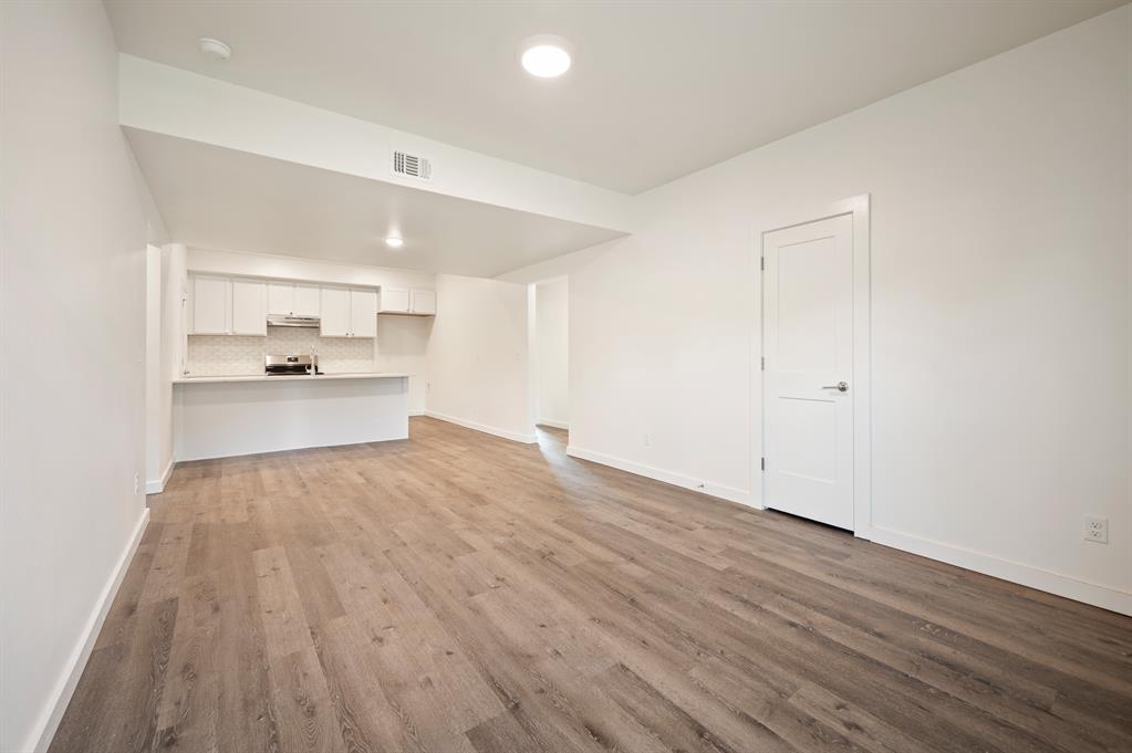 9 N State Street Property Photo 11
