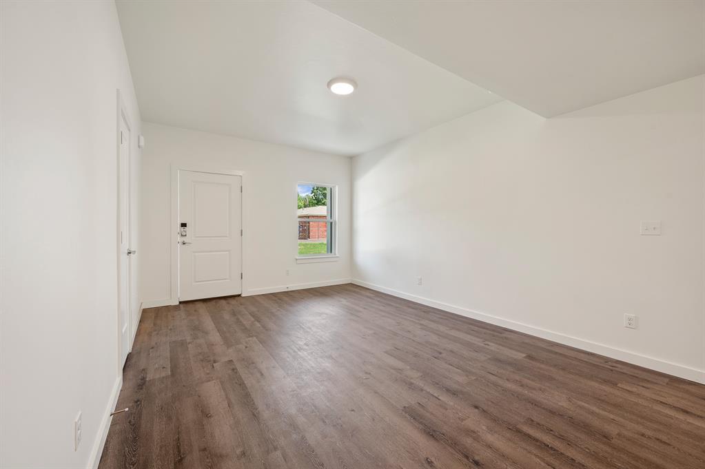 9 N State Street Property Photo 13