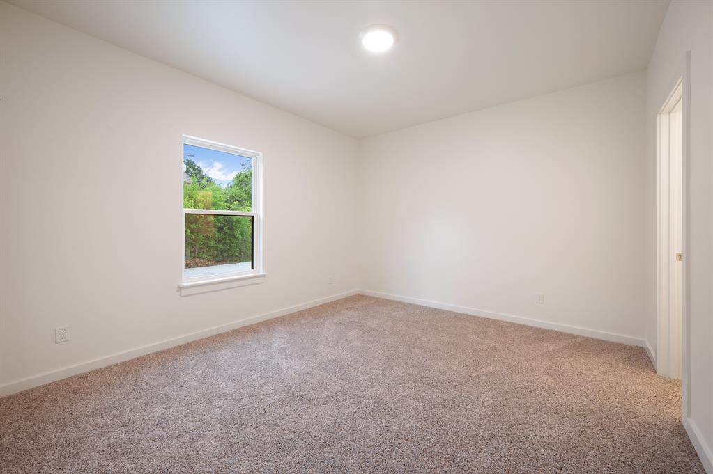 9 N State Street Property Photo 44