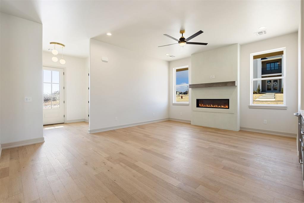 8101 Amber Ridge Drive Property Photo 13
